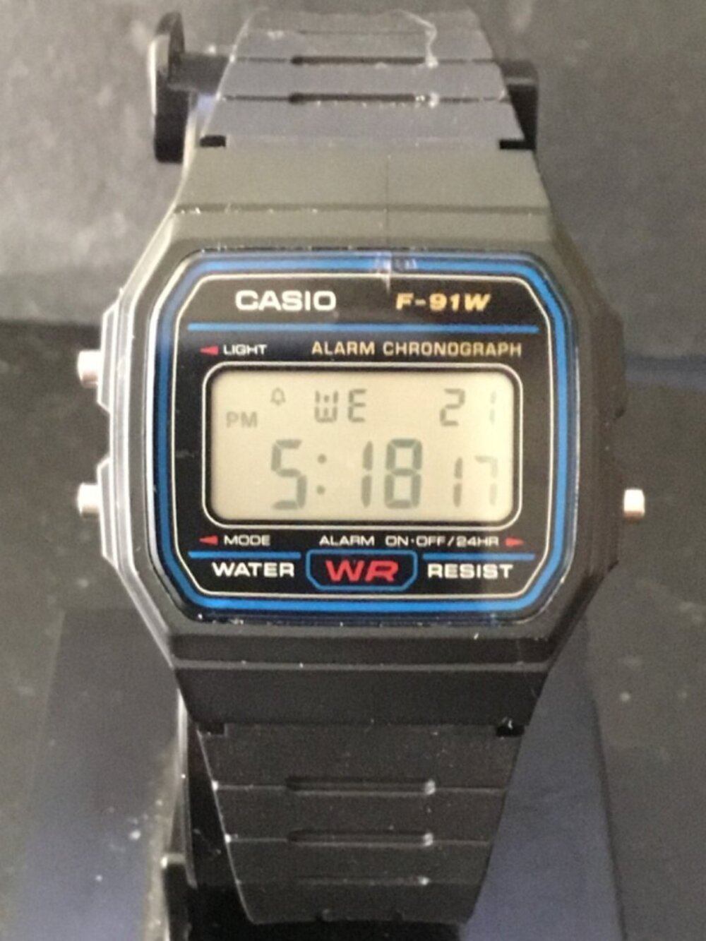 CASIO F-91W DIGITAL WRIST WATCH W/ BLACK SILICONE STRAP=WORKS GREAT==